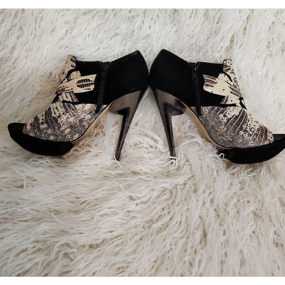 Nicholas Kirkwood Black and Cream Patterned Heels Size 8 - Picture 2 of 9